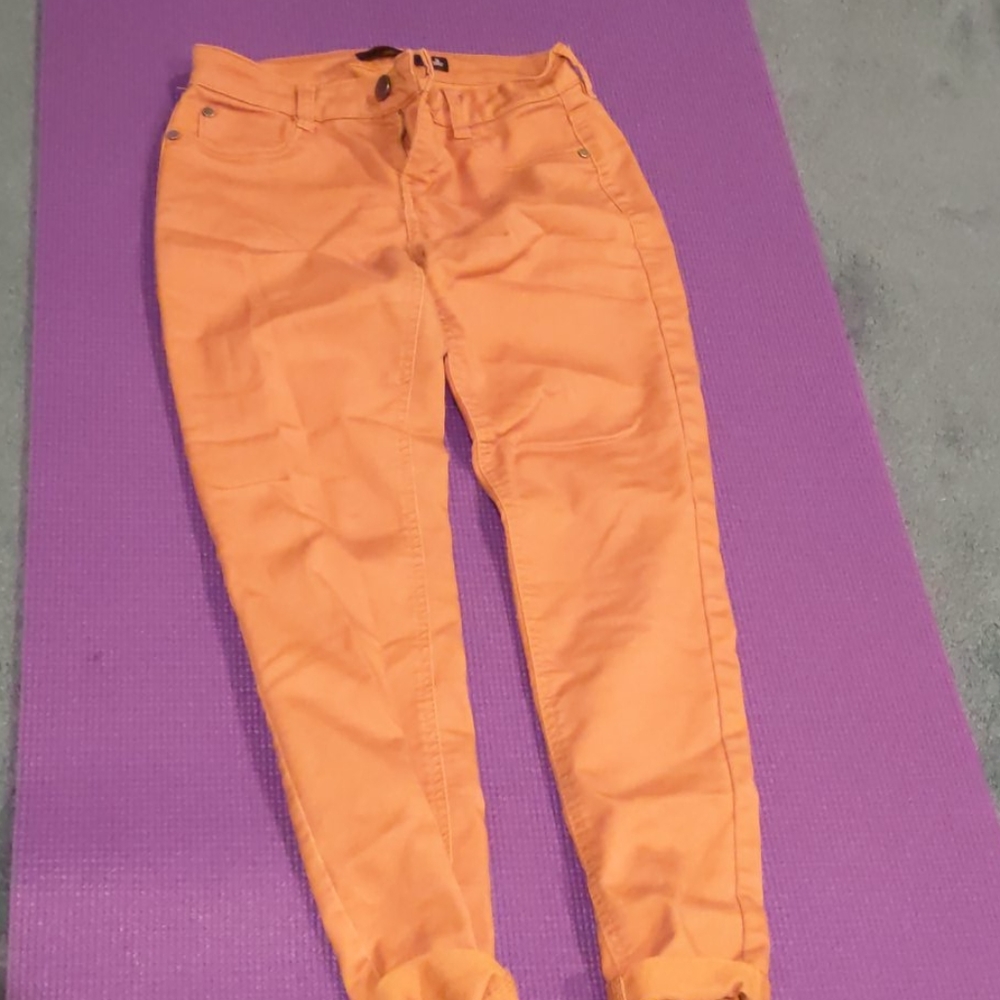 Skinny khaki pants